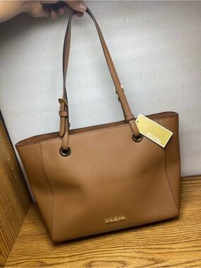 NWT Michael Kors Walsh Multifunction Tote Luggage Saffiano Leather Shoulder Bag